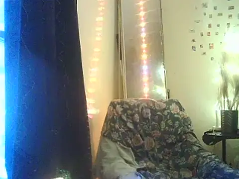 Snapshot of DaddyQuimHot chatting on February 11, 2025, 7:54 am DaddyQuimHot online show from February 11, 2025, 7:54 am