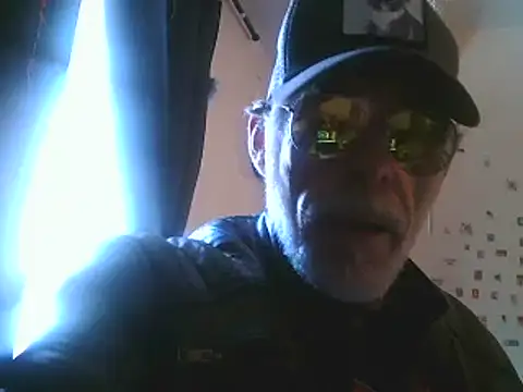 Snapshot of DaddyQuimHot chatting on February 27, 2025, 11:17 am DaddyQuimHot online show from February 27, 2025, 11:17 am