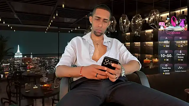 Snapshot of Paolo_johnson chatting on March 18, 2025, 11:44 am Paolo johnson online show from March 18, 2025, 11:44 am