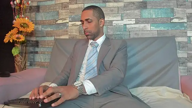 Snapshot of Paolo_johnson chatting on March 17, 2025, 10:49 am Paolo johnson online show from March 17, 2025, 10:49 am