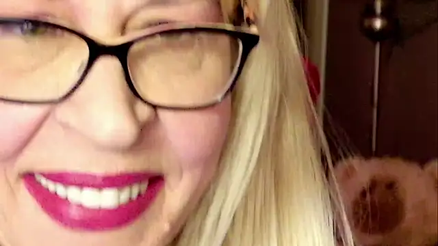 HornyMilf 555 online show from February 13, 2026, 12:16 pm