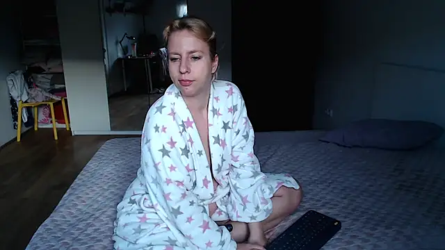 MariaValentine online show from October 29, 2025, 6:23 am