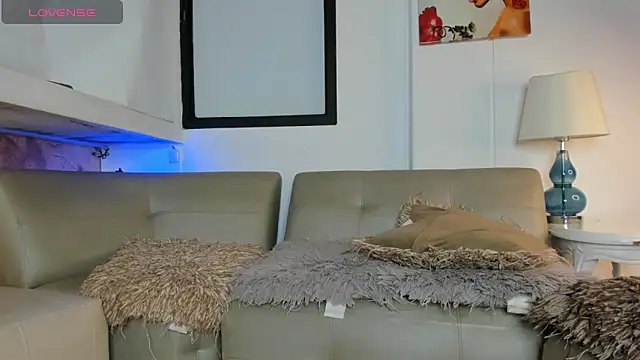 DahianaLincoln online show from February 9, 2026, 11:03 pm