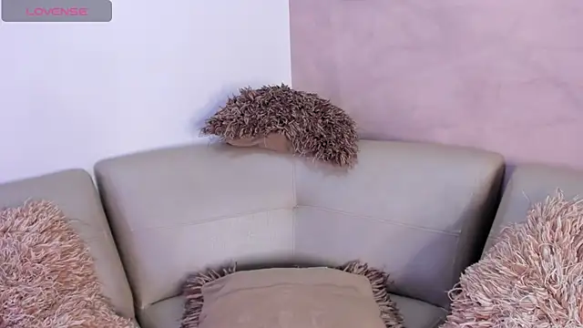 DahianaLincoln online show from September 24, 2025, 5:41 pm