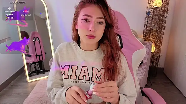 violet ch online show from November 24, 2025, 6:19 pm