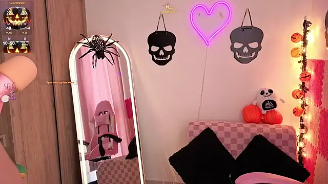 violet ch online show from October 24, 2025, 5:34 pm