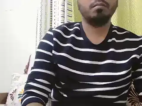 Snapshot of desiboyasif chatting on January 17, 2025, 12:52 pm desiboyasif online show from January 17, 2025, 12:52 pm