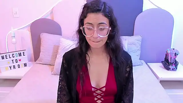 Snapshot of SophieGomez22 chatting on March 21, 2025, 5:56 pm SophieGomez22 online show from March 21, 2025, 5:56 pm