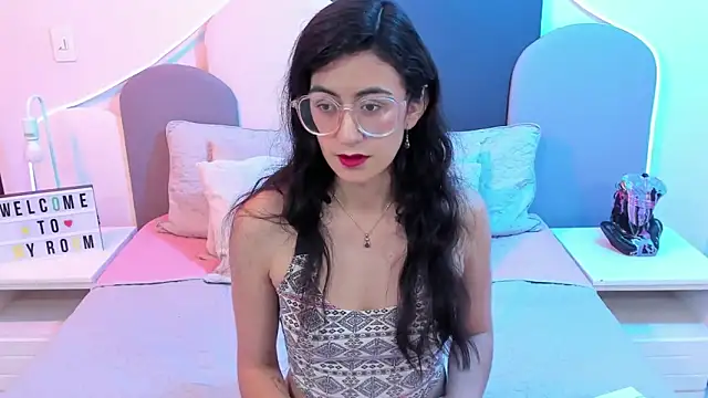 Snapshot of SophieGomez22 chatting on March 10, 2025, 11:45 am SophieGomez22 online show from March 10, 2025, 11:45 am