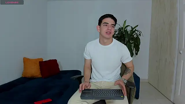 Ares Johnson online show from October 29, 2025, 11:53 am