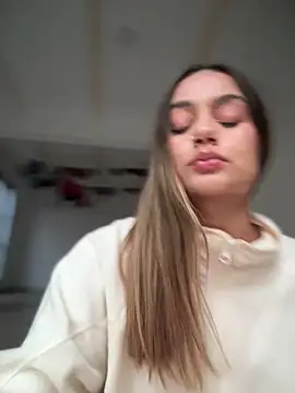 LittleSofia  online show from January 14, 2026, 10:35 pm