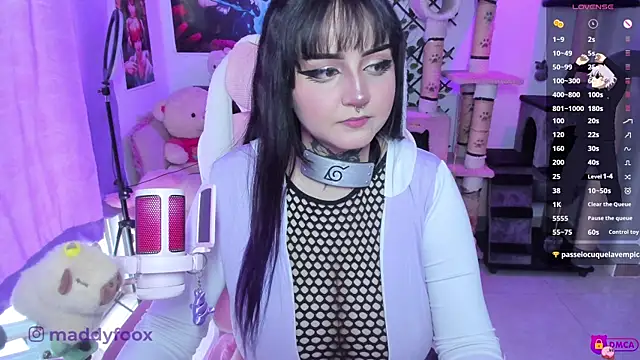 Snapshot of MaddyFooxx chatting on July 11, 2026, 10:43 pm MaddyFooxx online show from July 11, 2026, 10:43 pm