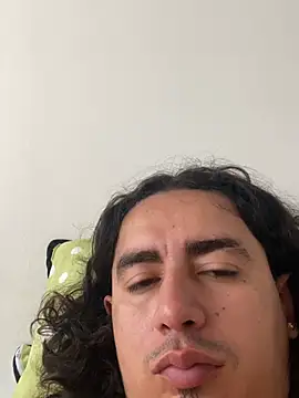 DanielGomez9 online show from July 26, 2026, 4:03 pm