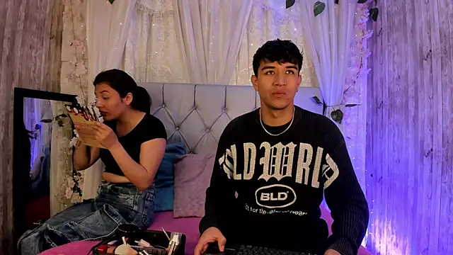 BradLovEmma  online show from October 27, 2025, 3:46 pm