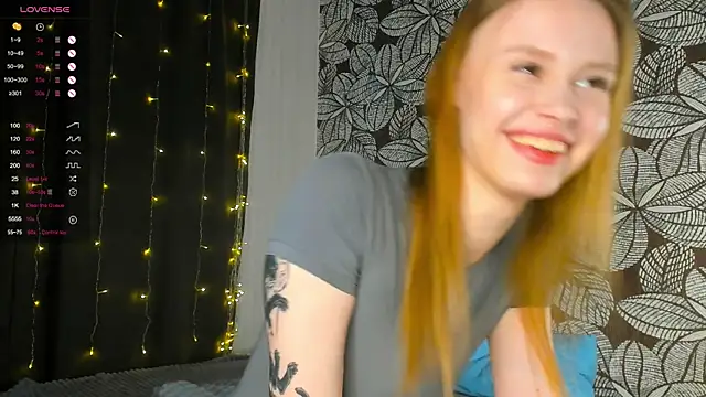 Snapshot of TaraSims chatting on January 26, 2025, 7:42 am TaraSims online show from January 26, 2025, 7:42 am