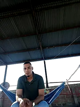 Snapshot of bonehur chatting on October 14, 2025, 9:15 pm bonehur online show from October 14, 2025, 9:15 pm