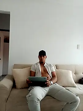 Snapshot of bonehur chatting on October 21, 2025, 9:36 pm bonehur online show from October 21, 2025, 9:36 pm