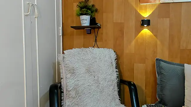 marianaa90 online show from October 20, 2025, 7:03 pm