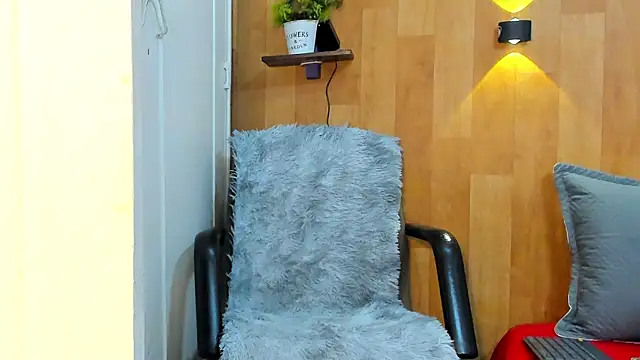 marianaa90 online show from October 15, 2025, 6:38 pm