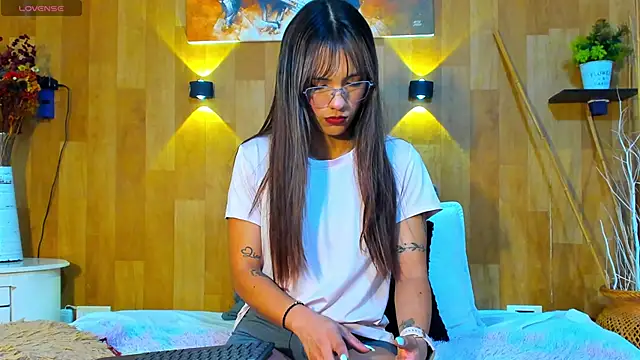 marianaa90 online show from May 23, 2026, 12:26 pm