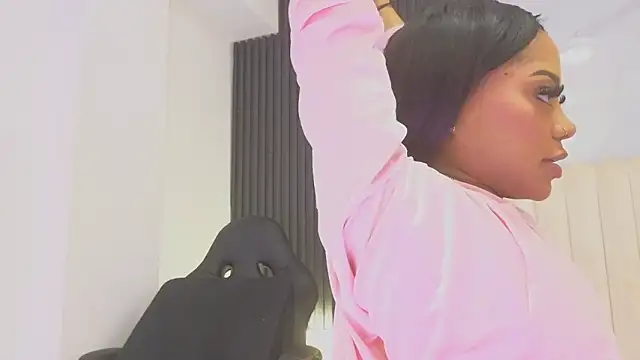 Madiee Rhea online show from March 18, 2026, 7:59 pm