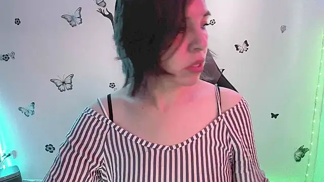 Snapshot of Lady_breaks_hearts chatting on March 11, 2026, 12:43 pm Lady breaks hearts online show from March 11, 2026, 12:43 pm