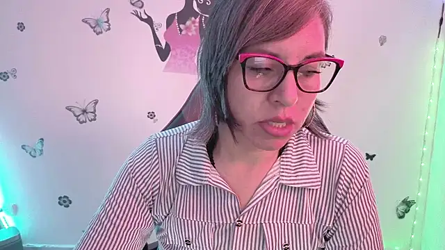 Snapshot of Lady_breaks_hearts chatting on March 26, 2026, 12:47 pm Lady breaks hearts online show from March 26, 2026, 12:47 pm