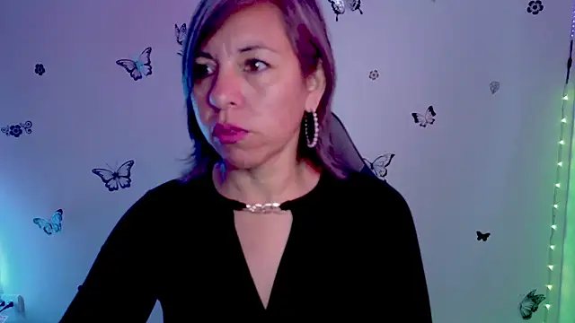 Snapshot of Lady_breaks_hearts chatting on April 6, 2026, 12:50 pm Lady breaks hearts online show from April 6, 2026, 12:50 pm