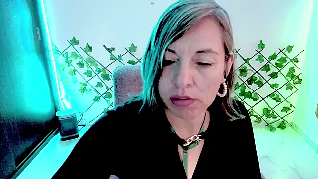 Lady breaks hearts online show from February 24, 2026, 1:12 pm