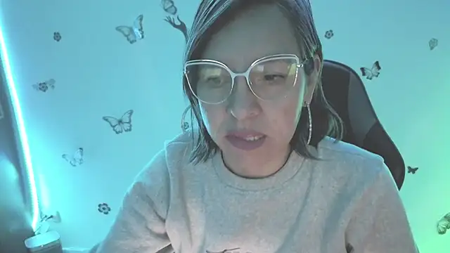 Snapshot of Lady_breaks_hearts chatting on April 12, 2026, 10:29 am Lady breaks hearts online show from April 12, 2026, 10:29 am