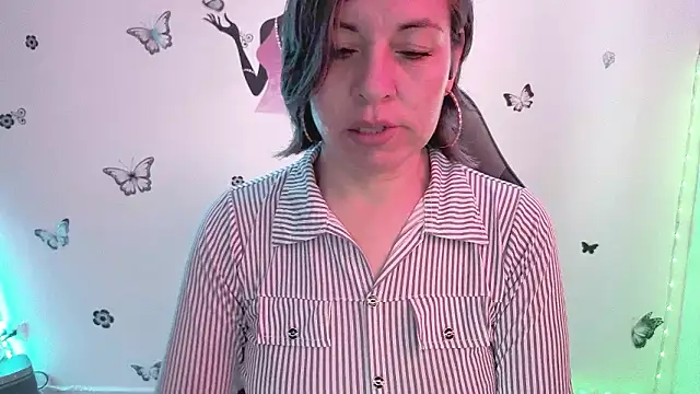 Snapshot of Lady_breaks_hearts chatting on March 12, 2026, 12:53 pm Lady breaks hearts online show from March 12, 2026, 12:53 pm