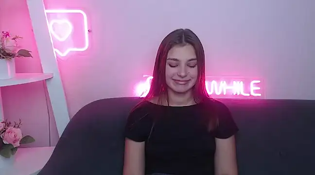 Snapshot of MilanaAngelAs chatting on February 8, 2025, 9:35 am MilanaAngelAs online show from February 8, 2025, 9:35 am