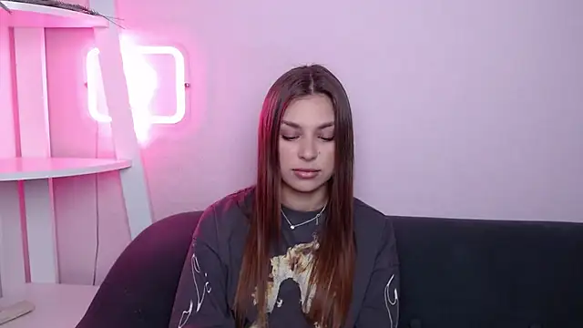 MilanaAngelAs online show from March 22, 2026, 5:43 am