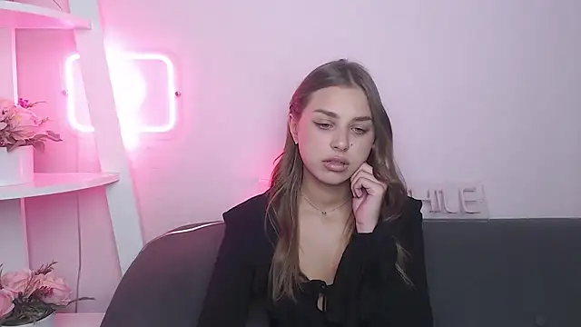 Snapshot of MilanaAngelAs chatting on September 15, 2025, 1:00 pm MilanaAngelAs online show from September 15, 2025, 1:00 pm