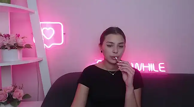 Snapshot of MilanaAngelAs chatting on February 9, 2025, 5:40 am MilanaAngelAs online show from February 9, 2025, 5:40 am