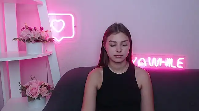 Snapshot of MilanaAngelAs chatting on February 21, 2025, 8:40 am MilanaAngelAs online show from February 21, 2025, 8:40 am