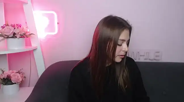 Snapshot of MilanaAngelAs chatting on March 15, 2025, 5:48 pm MilanaAngelAs online show from March 15, 2025, 5:48 pm