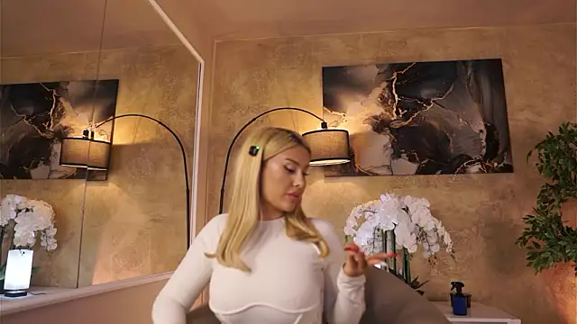 Snapshot of EvaZane chatting on March 5, 2026, 9:11 pm EvaZane online show from March 5, 2026, 9:11 pm