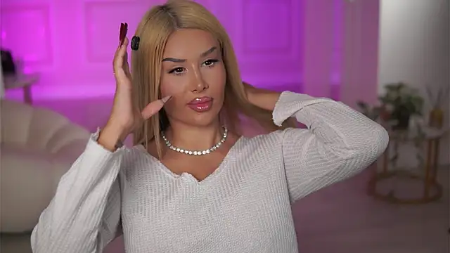 EvaZane online show from January 12, 2026, 7:53 pm