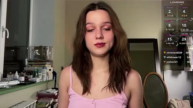 Addelin Moon online show from November 1, 2025, 3:17 pm