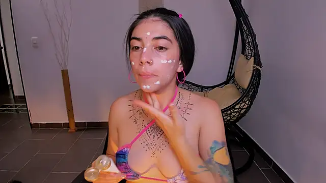 Snapshot of Nina-monroe chatting on January 28, 2025, 8:26 pm Nina-monroe online show from January 28, 2025, 8:26 pm