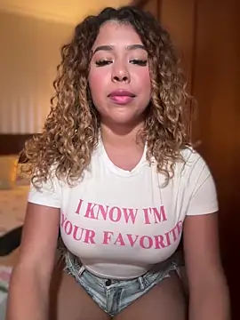 LEONCITA  online show from October 16, 2025, 7:33 pm