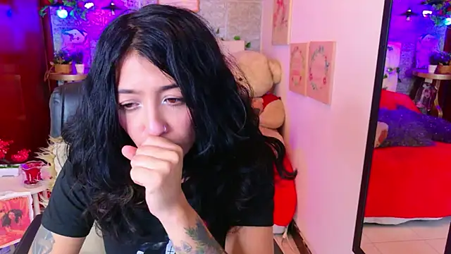 Snapshot of REDHOTTER_ chatting on January 13, 2026, 8:02 pm REDHOTTER online show from January 13, 2026, 8:02 pm