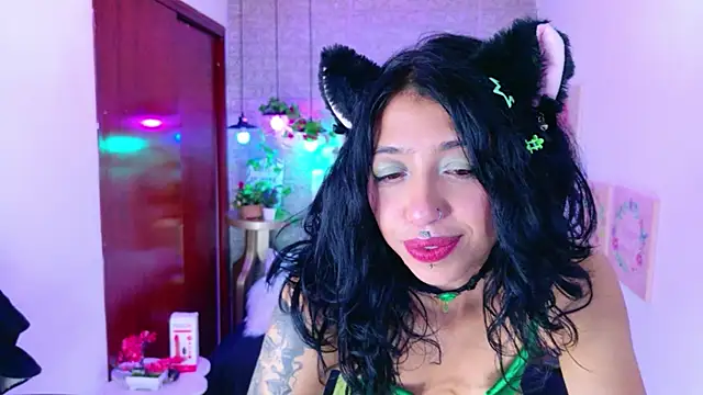 Snapshot of REDHOTTER_ chatting on February 23, 2026, 7:58 pm REDHOTTER online show from February 23, 2026, 7:58 pm