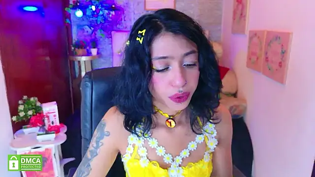 Snapshot of REDHOTTER_ chatting on February 2, 2026, 7:46 pm REDHOTTER online show from February 2, 2026, 7:46 pm