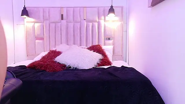 REDHOTTER  online show from May 27, 2026, 1:57 am