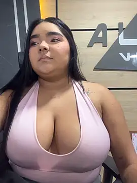 little lissiee online show from May 16, 2026, 8:52 pm
