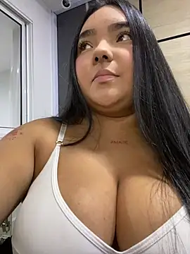 little lissiee online show from February 5, 2026, 12:28 am