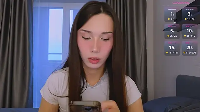 Kaia Sunshine Mia online show from December 18, 2025, 11:58 am