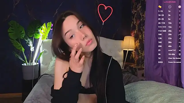 Kaia Sunshine Mia online show from March 10, 2025, 6:12 pm